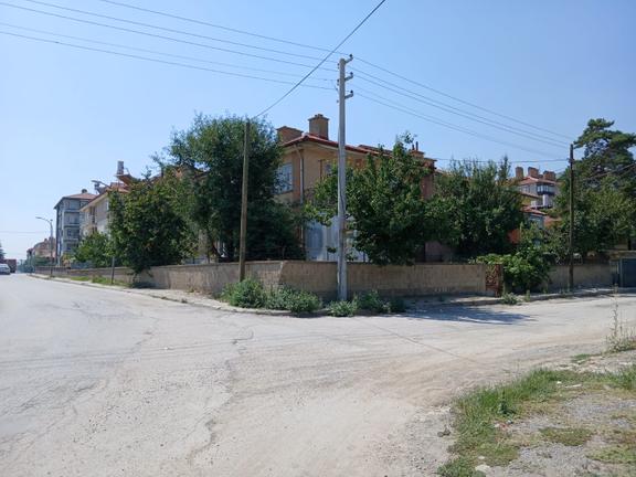 Akçay Emlak'tan Akşehir Yeni Mahallede Doğalgazlı İki Daireli Satılık Müstakil Ev 1