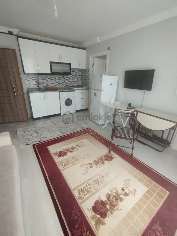 Emek Mahallesinde 1+1 Kiralık Apart 1