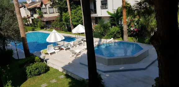 Marmaris Merkezde Satılık Tamamen Yenilenmiş, Havuzlu Villa 2