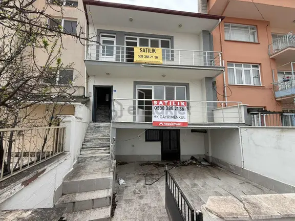 Çivril Çarşı Merkezde Şok Fiyata 2 Katlı Müstakil Ev...!!! 1