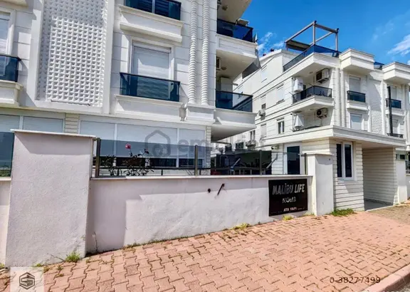Antalya Lara Güzeloba'da Bahçe Katı, Kombili,kapalı Otoparklı 1