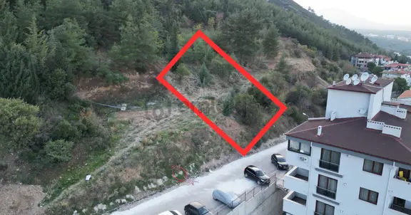 Zeytinköy’de Şehrin Merkezinde Panoramik Manzaralı Müstakil Arsa 1