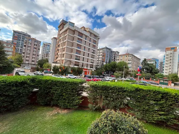 Bostancı City'de 1.kat Peyzaj Cephe 2 Banyolu 180m2 Satılık 4+1 1