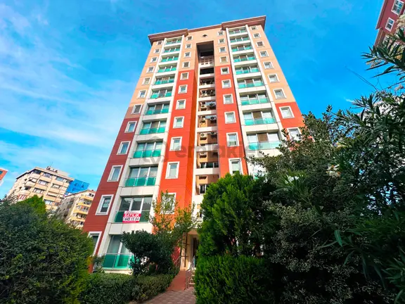 Şenesenevler Metro Yanı 17 Yıllık İskanlı Site 1.kat Satılık 4+1 1