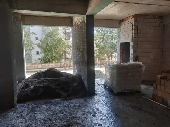 Karapınar Merkezi Konumda Giriş 420 M2 Dükkan 2