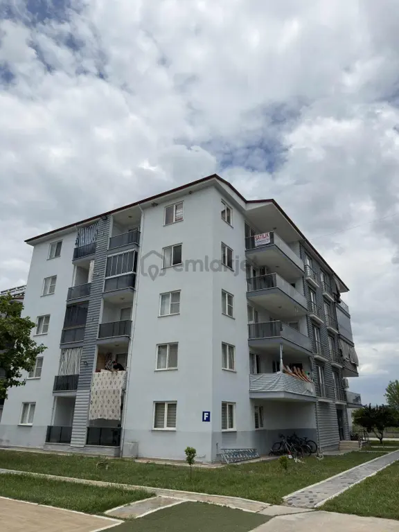 Muhtarım Emlaktan Site İçinde Havuz Manzaralı Daire. 2