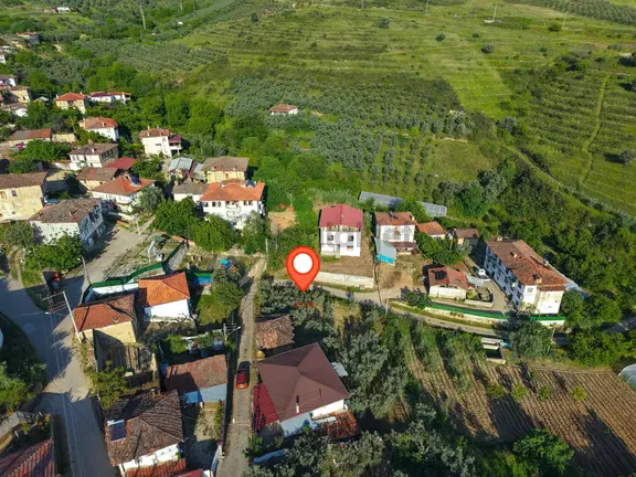 Ömerli'de İçinde Ahır Veytin Ağaçları Olan 500 M2 İmarlı Arsa 2