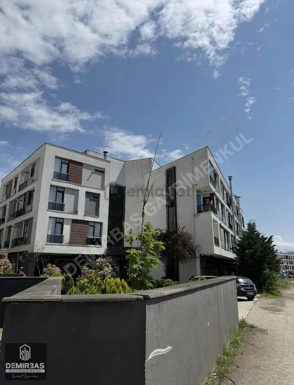 Demirbaş Gayrimenkulden Üni.böl. Satılık Eşyalı 2+1 Daire 1