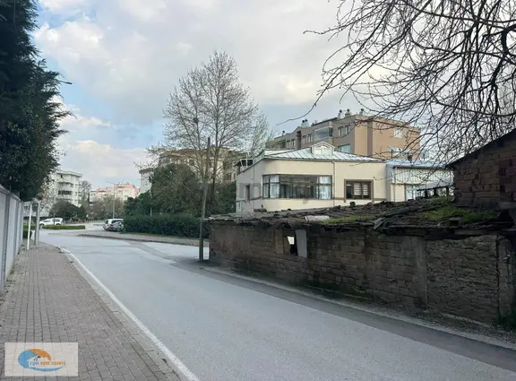 Nilüfer Esentepe'de Satılık 3 Katlı Bina: 85 M², Metro Yakını 1