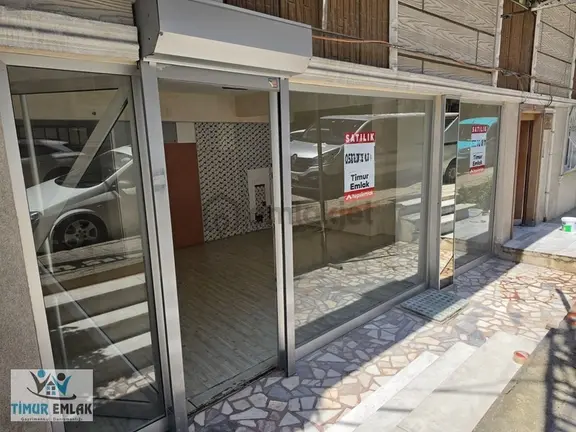 Avcılar'da Satılık 120 M² Kentsele Girecek Dükkan 1