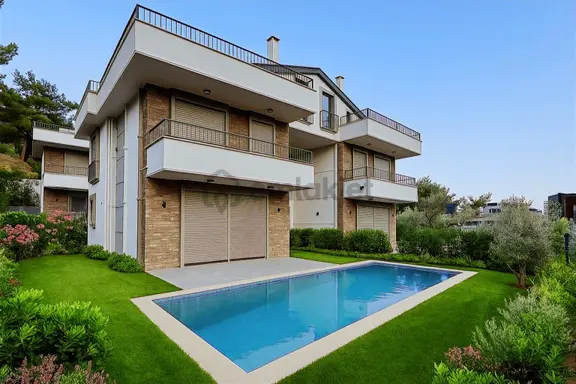 Avcı'dan Yetkili Müstakil Havuzlu Asansörlü Isı Pompalı Villa 1