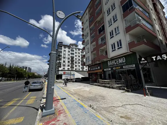 Cm Emlak Bor Yolu Ana Yola Cephe İçi Full Yapılı 320 M2 Dükkan 2