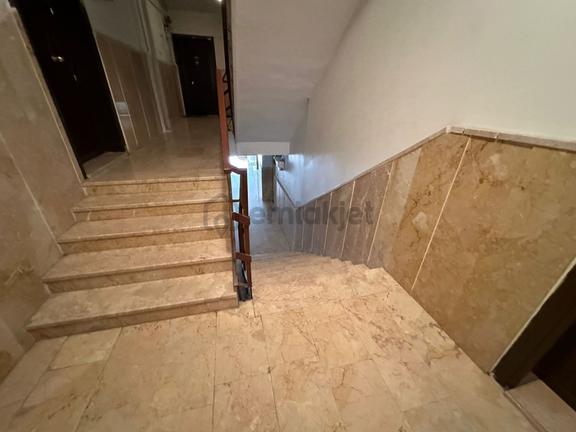 Gata Hastane Yakını Katta 3+1 1 Bağımlı Temiz Bakımlı Kiralık 1