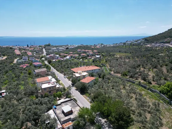 Balıkesir Edremit Avcılar'da Satılık 800m2 Arsa İçinde Müstakil Ev 1