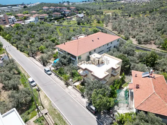 Balıkesir Edremit Avcılar'da Satılık 800m2 Arsa İçinde Müstakil Ev 2