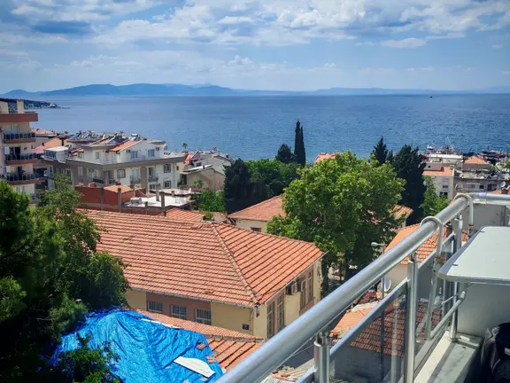 Salimbey'de 3+2 120 M2 Full Eşyalı Deniz Manzaralı Dubleks Daire 1