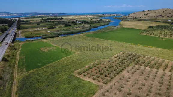 Yalı Mahallesi Adacık Mevkinde 7358m2 Tek Tapu Yola Cephe 1