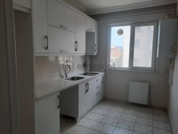 Kartal Karlıktepe Mah Tanrıverdi Gayrimenkul'den Kiralık 3+1daire 1