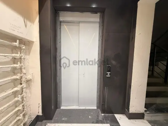 C21 Cius; Hastane Caddesinde Satılık Sıfır 1+1 Daire & Ofis 2