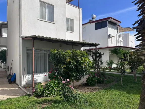 Anamur'da Eşyalı Yazlık Denize 500 Metre 3 Katlı 2