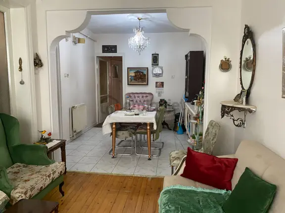 Destan-016 Çapa-tramvay-yan-sokağında-2-oda-1-salon-85m2-kombili-45-yıllık-binadan-açıklama-okuyun 2