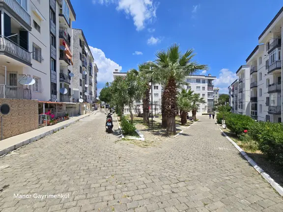 Kuşadası Hacıfeyzullah Mahallesinde 2+1 Ayrı Mutfak Doğalgazlı Kelepir Satılık Daire 2