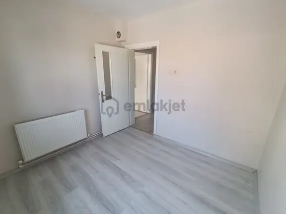 Cumhuriyet Mahallesi'nde Kiralık 3+1 Dogalgazlı Daire 2