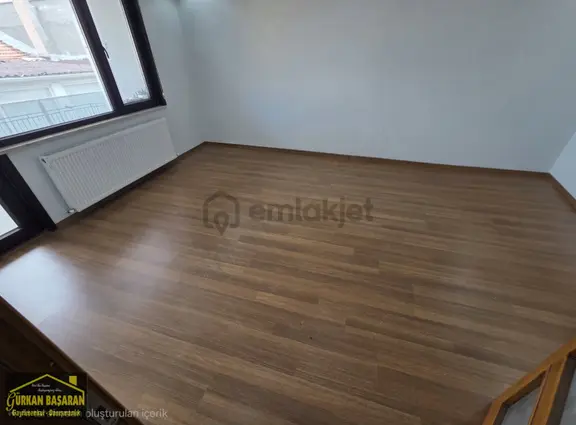 Şarköy Çarşı İçi Anacadde Satılık 3+1 Daire 1