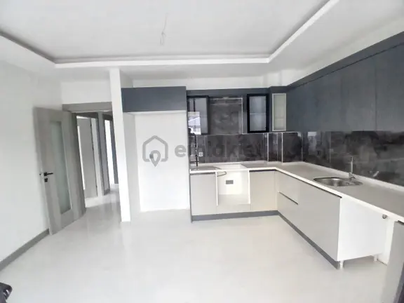 Akçay Emlak'tan Akşehir Yarenler Mahallesinde Garajlı Sıfır Satılık 3+1 Daire 1
