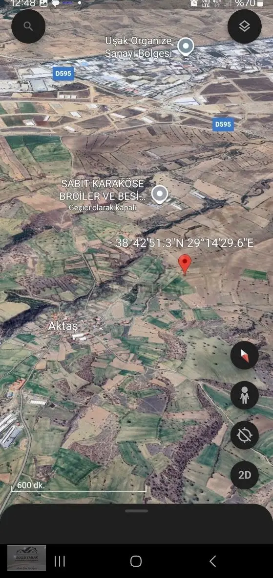 Uşak Merkez Aktaş'ta Yolu Olan Büyük Tarla 2