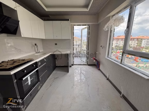 Zirveden Yıldırımda Köşebaşı 3+1 Lüx Satılık Daire 1