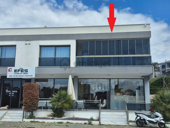 Kuşadası Kadınlar Denizinde Geniş Bakımlı 3+1 Satılık Daire 1