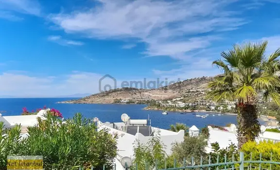 Yalıkavak Cennetköy'de Denize Sıfır Kum Plajlı 4+1 Satılık Villa 1