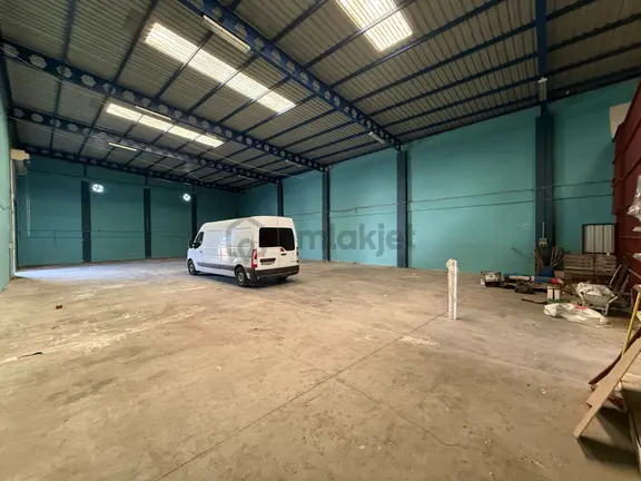 Karataş Bulvarında 750 M2 Kapalı Alan/250 M2 Açık Alanlı Kiralık İşyeri 1