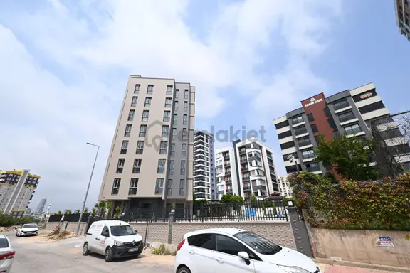 Üstünkent'ten 50. Yıl'da Sıfır Yapıda Modern Tasarımlı 3+1 Daire 2