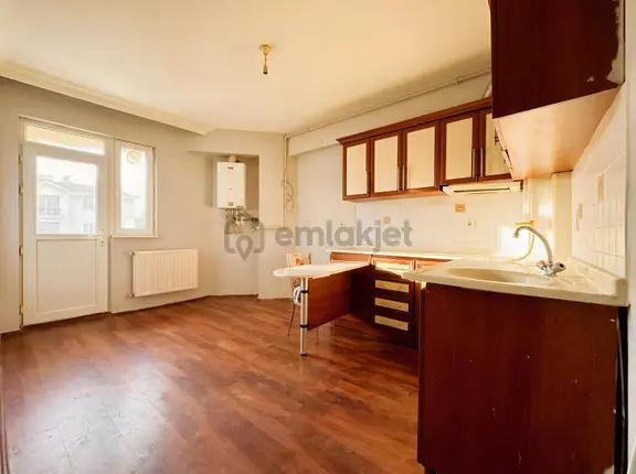 Anadolu Üni. Karşısı - Çift Balkon Cadde Üzeri Kiralık 1+1 Daire 1