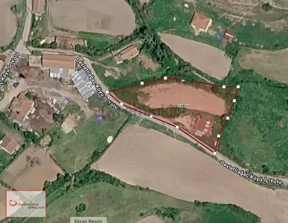 Uğurman Emlaktan 1998m2 Satılık Köy Evi Ve Çiftliğe Uygun Arsası 1