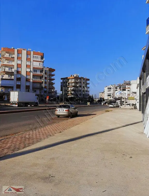 Ana Cadde Üzerinde 3 Katlı 300 M2 Kaçmaz Köşe Başı İşyeri 2