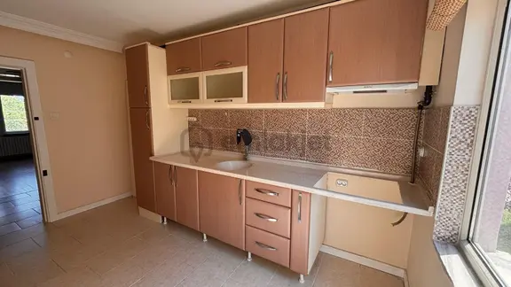Barış Mahallesi Teksif Konak Sitesinde Arakat 2+1 Daire 2
