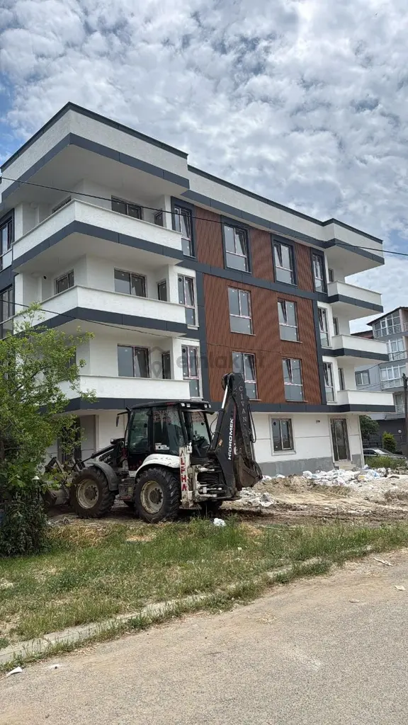 Kendine Ait Bahçeli 1+1 Yazlık 45 M2 Daire 2.900.000 Tl 2