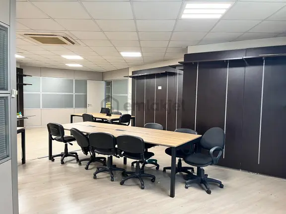 Remax Lıve'den Topçular Hekımoğlu Plaza'da 750 M2 + Kdv Kiralık Ofis Katı 1