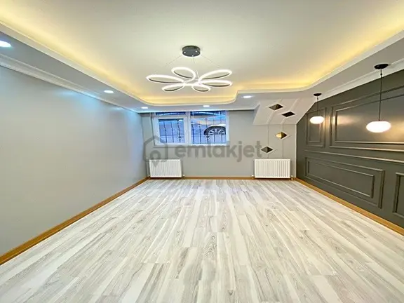 400.000 Tl Peşinat İle 2+1 Bahçe Katı ! Yüksek Kira Garantili ! 2
