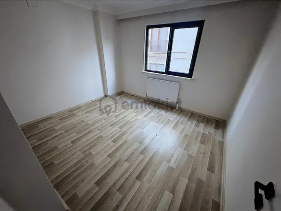 Özgürlük Mah 2+1 Balkonlu Satılık Sıfır Merkezi Konumda Daire 2