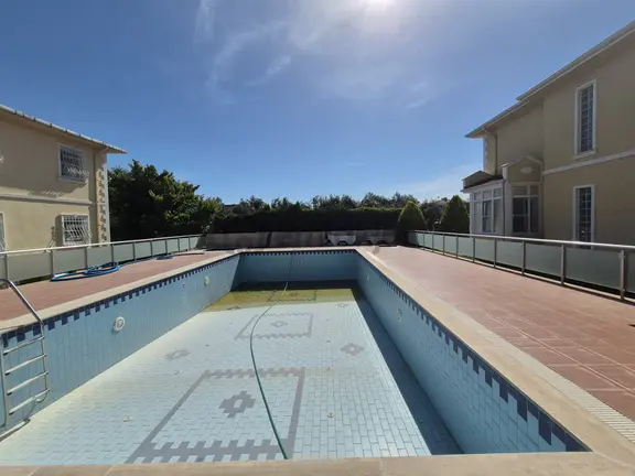Güre'de Havuzlu Site İçinde Satılık Tek Müstakil Full Eşyalı Villa 2