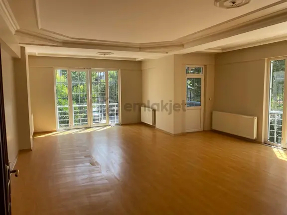 Satılık Avcılar'da Net 220 M² Daire 1
