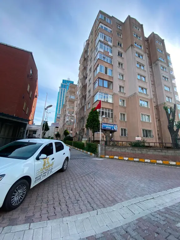 Esenyurt Metrobüsün Dibi Site İçerisinden 3+1 Kiralık 38.500 1