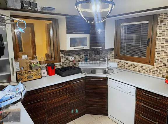 Güven Emlak'tn Kadıköy'de Çift Mutfaklı Özel Bahçeli Havuzlu 5+2 2