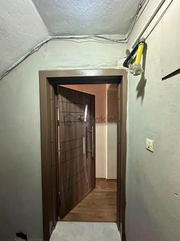 Nakliyeciler Okulu Mevkii Cadde Üstünde Arakat Doğalgaz Hazır Satılık Daire 1