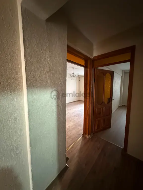 Nakliyeciler Okulu Mevkii Cadde Üstünde Arakat Doğalgaz Hazır Satılık Daire 2