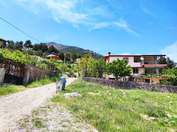 Kar Emlaktan Yapıtai Sitesi Yanı 615m2 Satılık Arsa 2